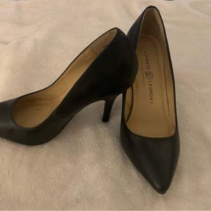 Black matte pumps